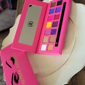 Anastasia Alyssa Edward's palette